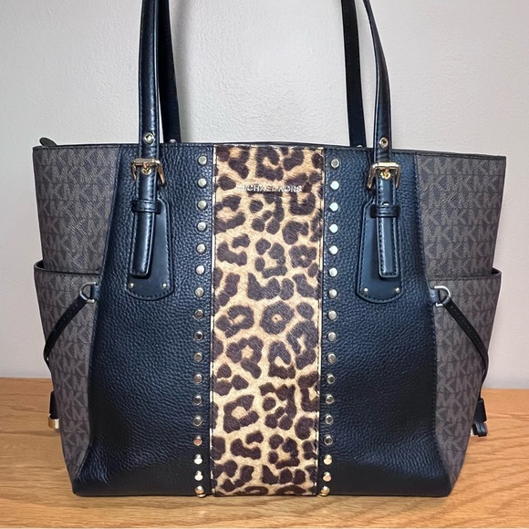 Michael Kors Handbags - Michael Kors Voyager East West Leather Tote